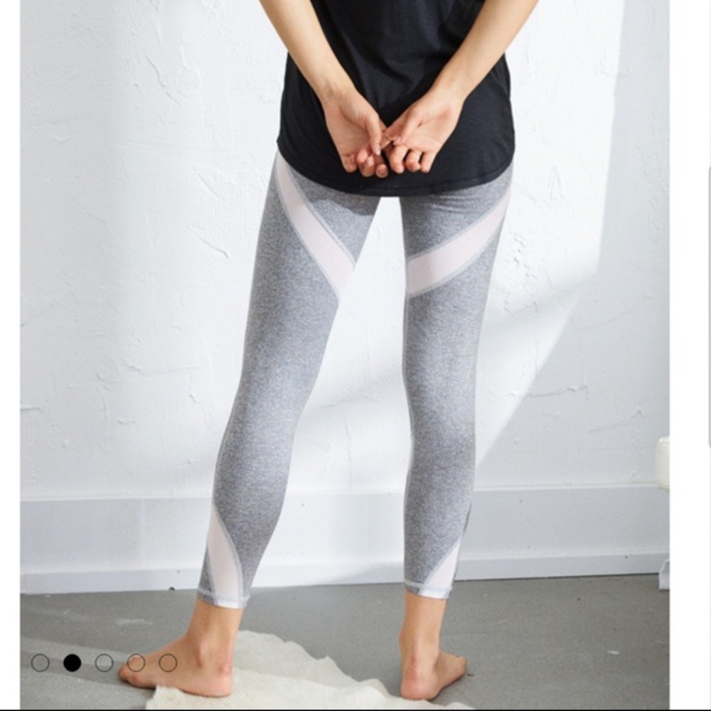 Aerie grey and white leggings new w/ tags (S)